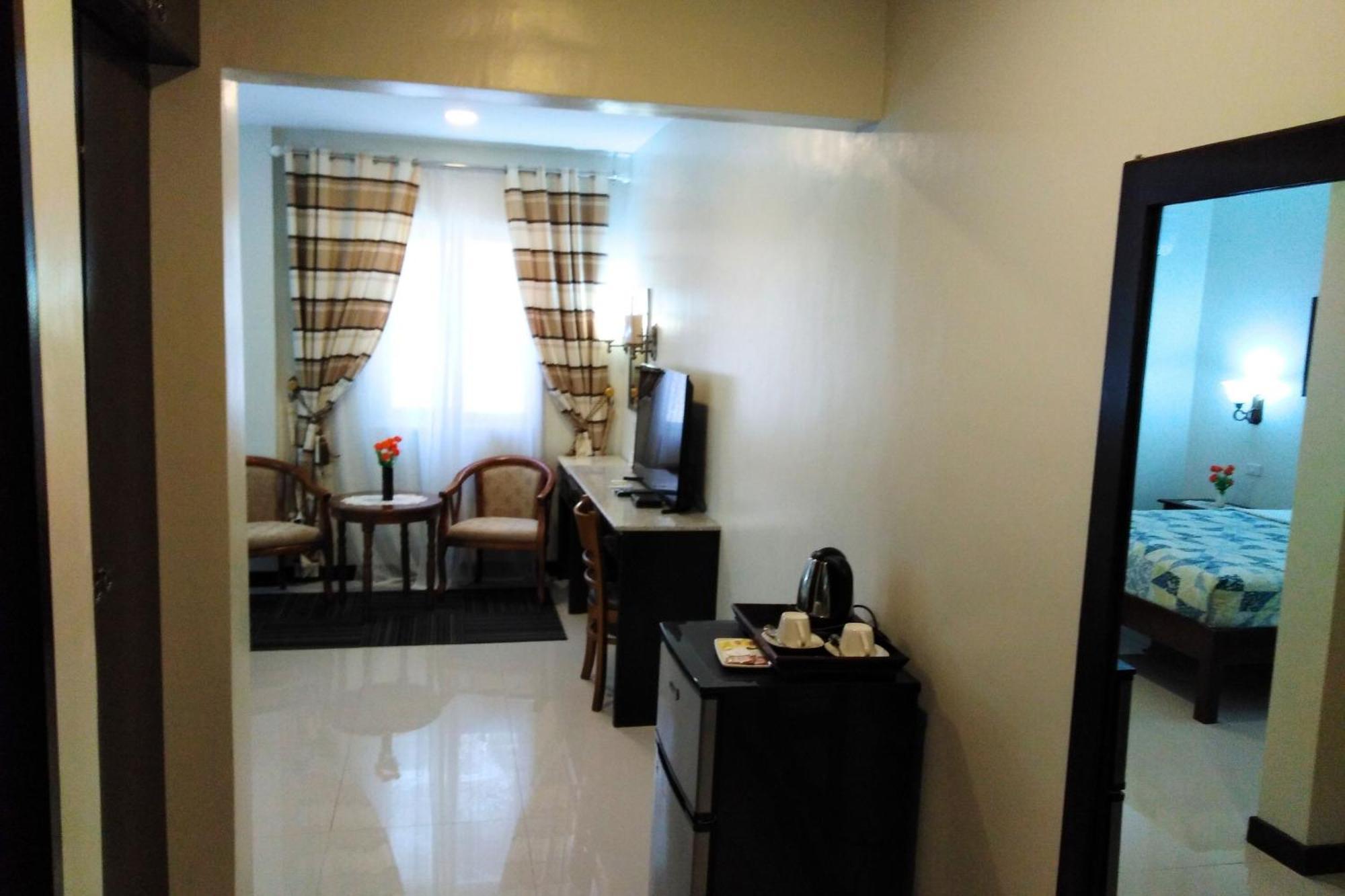 Venezia Suites Hotel Iloilo Chambre photo
