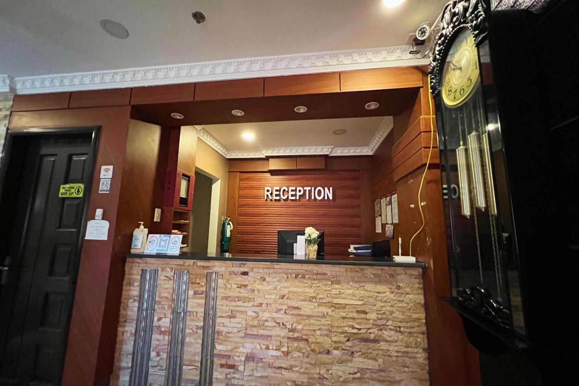 Venezia Suites Hotel Iloilo Extérieur photo