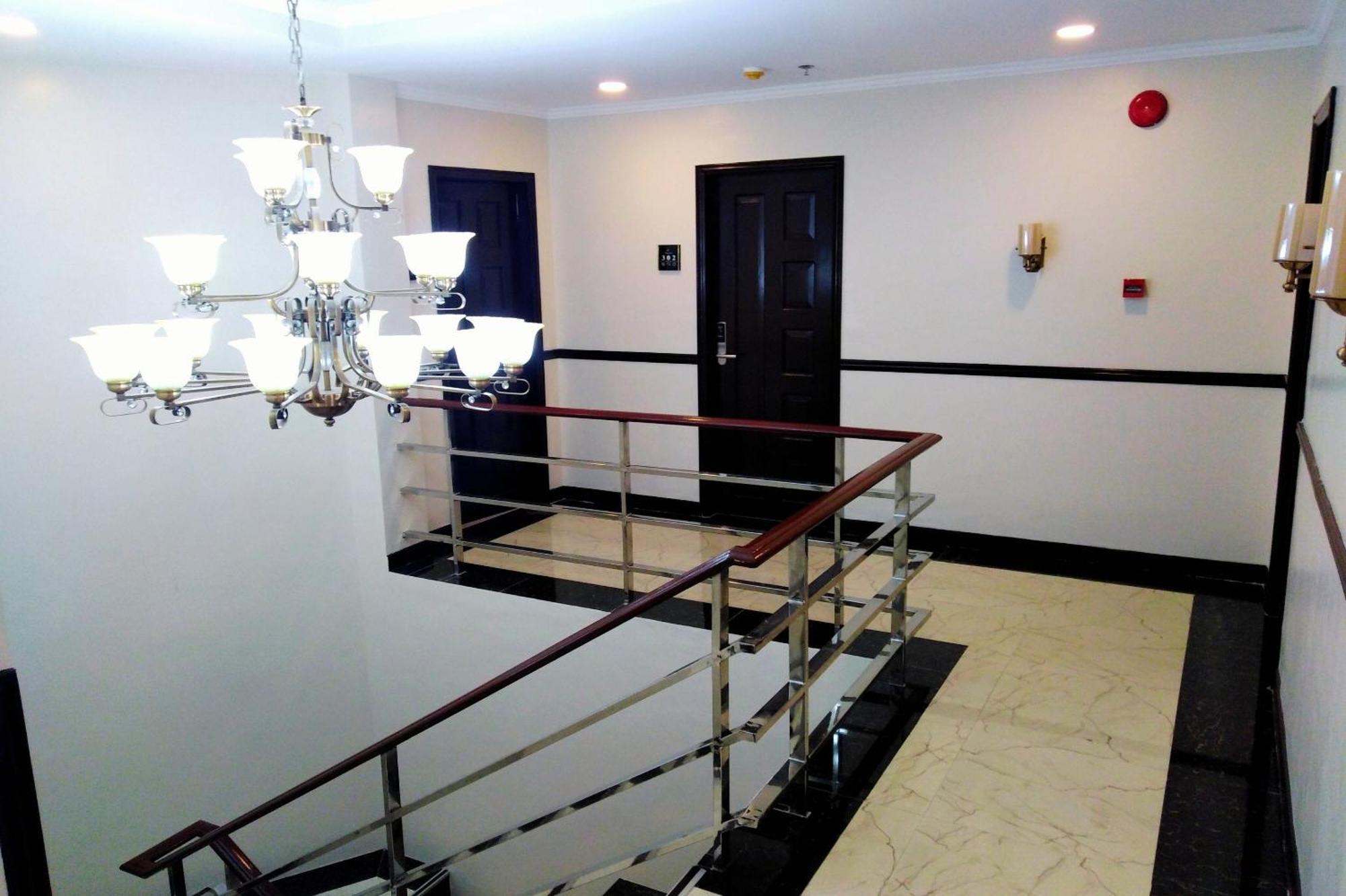 Venezia Suites Hotel Iloilo Extérieur photo