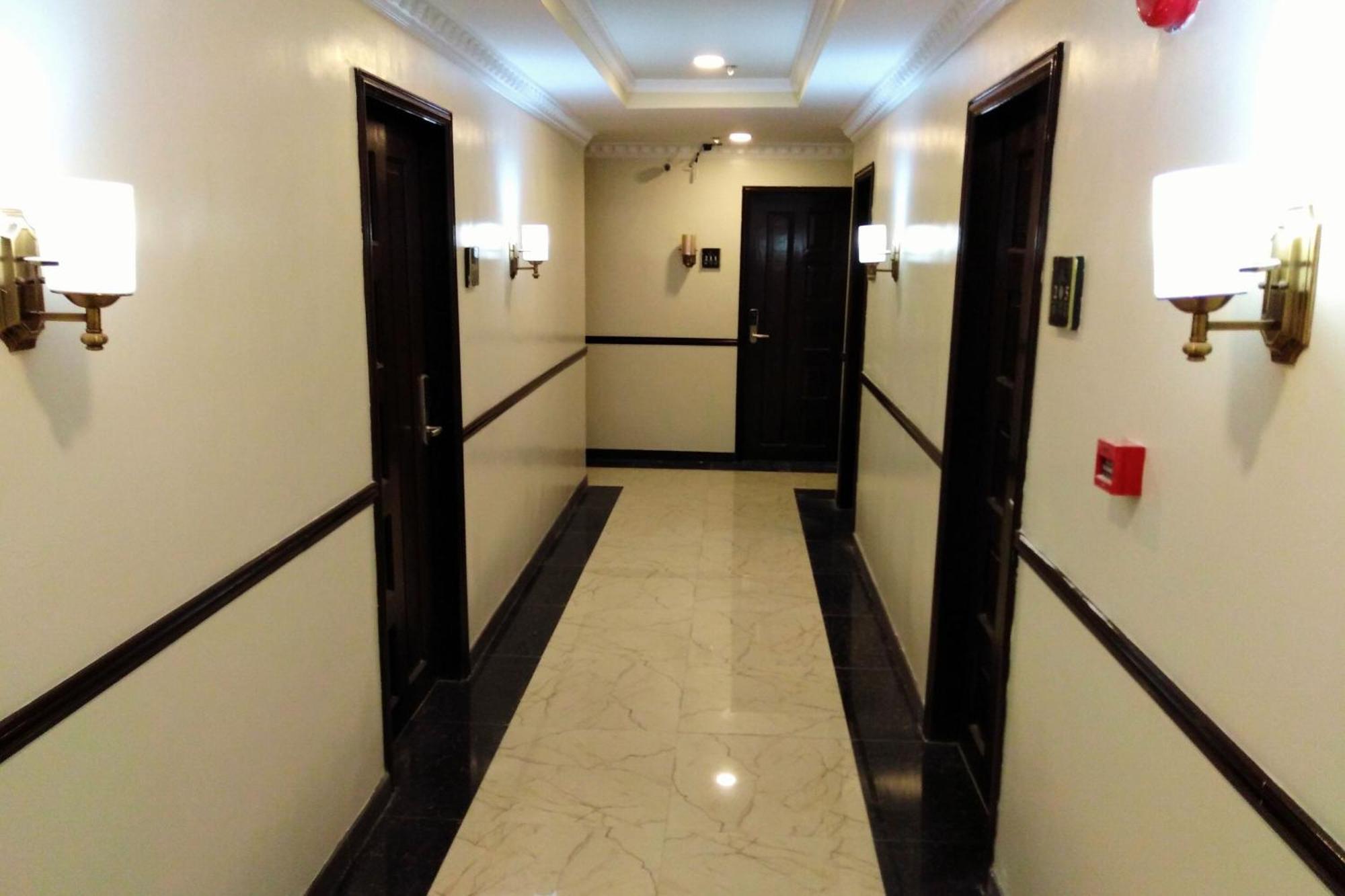 Venezia Suites Hotel Iloilo Extérieur photo